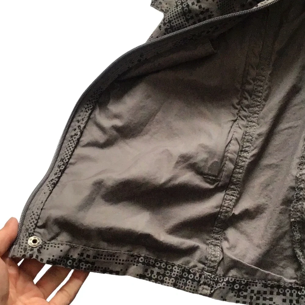 Bench Lightweight Jacket, size M - Picture 8 of 13